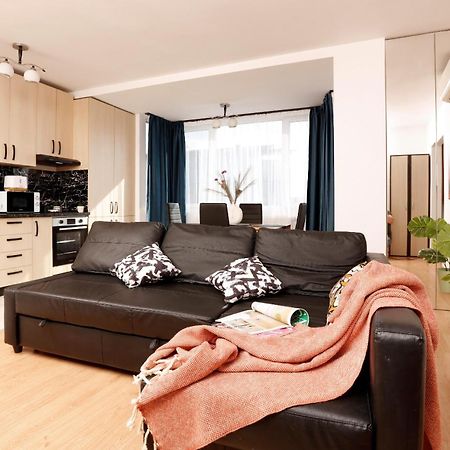 Enchanting Retreat - Historic Old Town - Pet-Friendly Haven - Steps From Unirii Бухарест Экстерьер фото