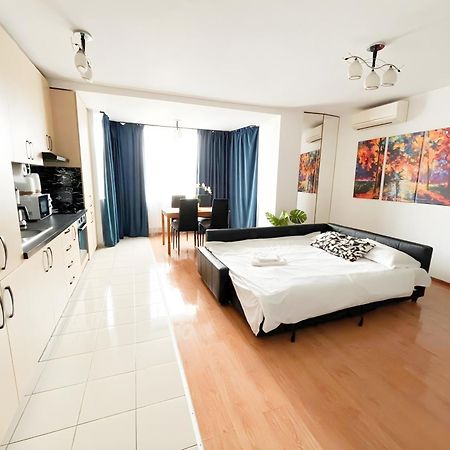 Enchanting Retreat - Historic Old Town - Pet-Friendly Haven - Steps From Unirii Бухарест Экстерьер фото