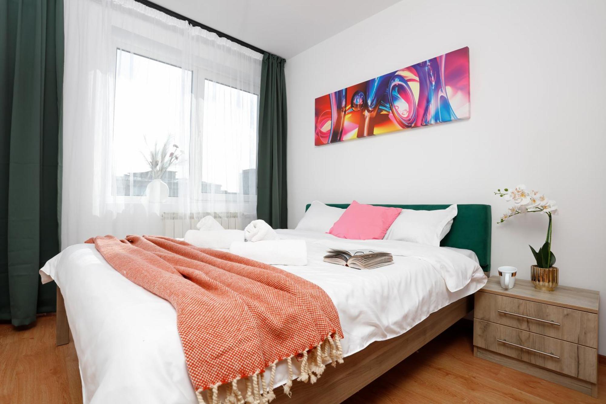 Enchanting Retreat - Historic Old Town - Pet-Friendly Haven - Steps From Unirii Бухарест Экстерьер фото