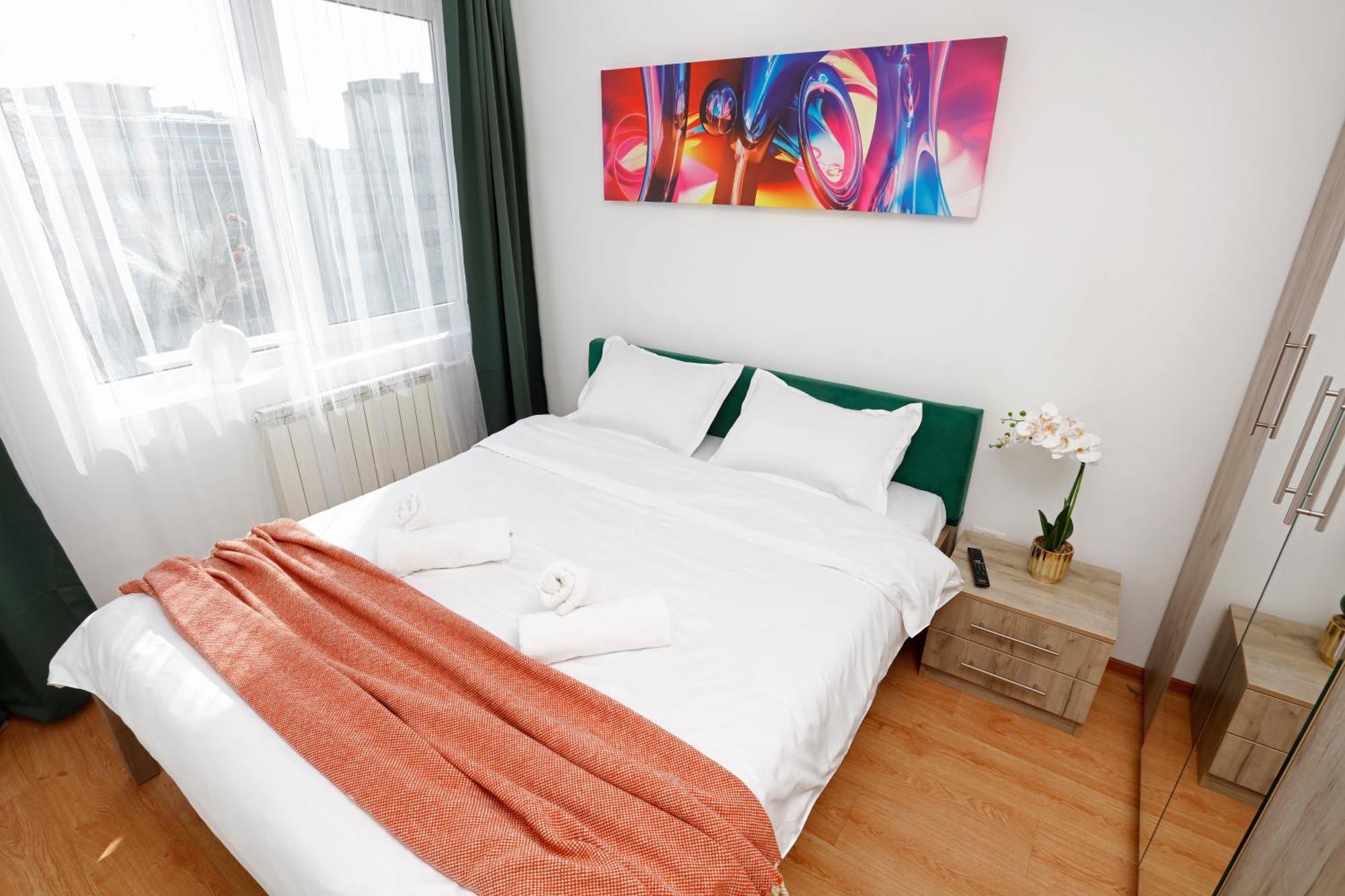 Enchanting Retreat - Historic Old Town - Pet-Friendly Haven - Steps From Unirii Бухарест Экстерьер фото