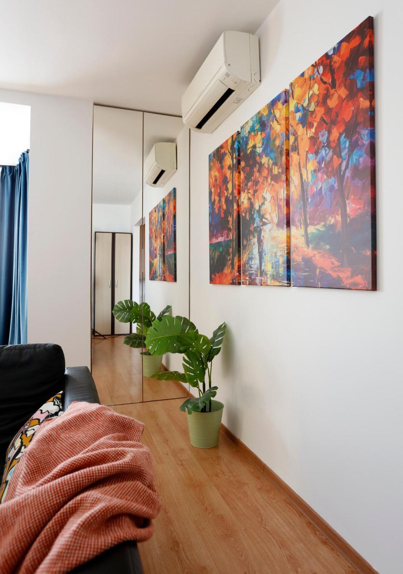 Enchanting Retreat - Historic Old Town - Pet-Friendly Haven - Steps From Unirii Бухарест Экстерьер фото